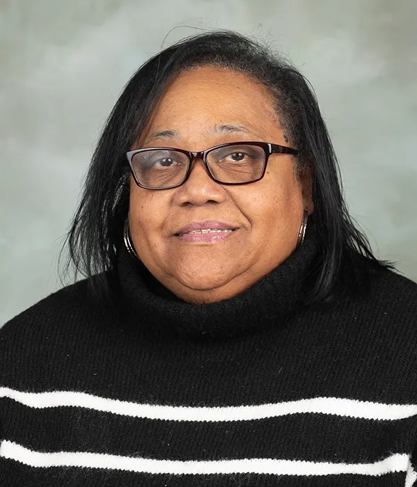 Chenneta Hairston Chenetta Hairston - Recepcionista de Recepción