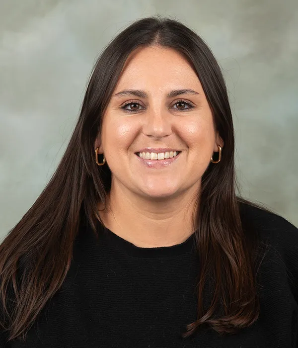 Sarah Porter Sara Porter - Profesora de Estudios Sociales