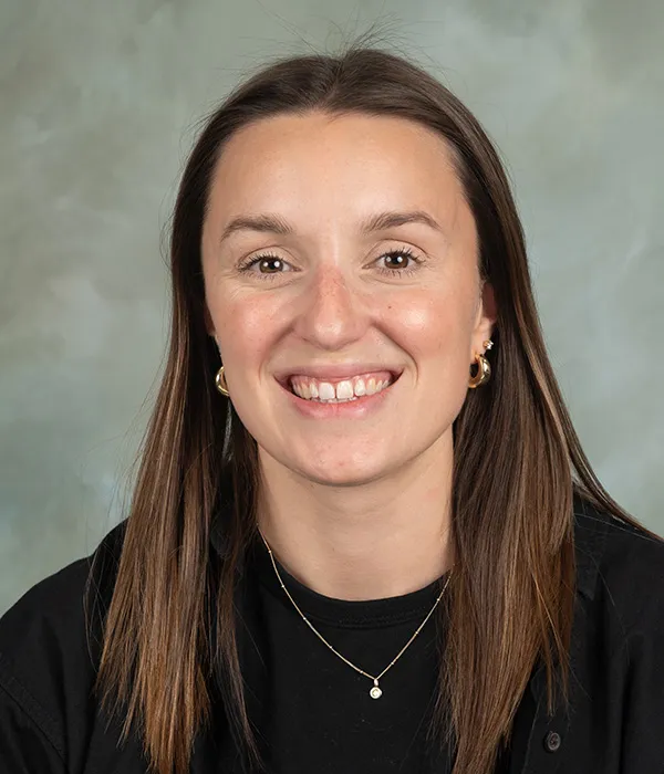 Maddison Baker Maddison Baker, Entrenadora de Matemáticas Título 1